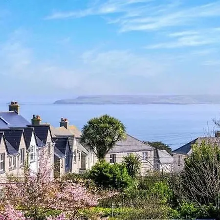 Sunrise! ~ 2 Bedrooms, Garden, Parking, Sea Views St Ives Exterior photo