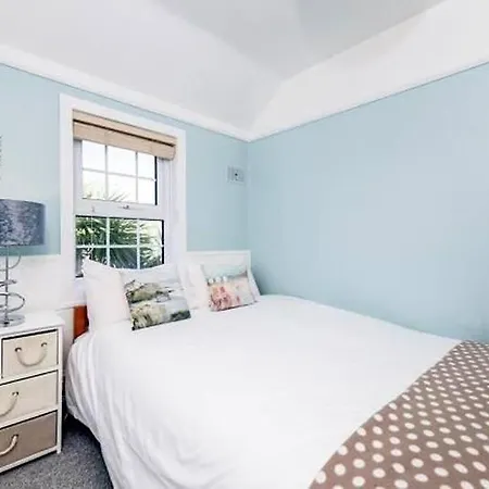 Sunrise! ~ 2 Bedrooms, Garden, Parking, Sea Views St Ives Exterior photo