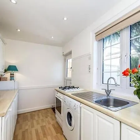 Sunrise! ~ 2 Bedrooms, Garden, Parking, Sea Views St Ives Exterior photo